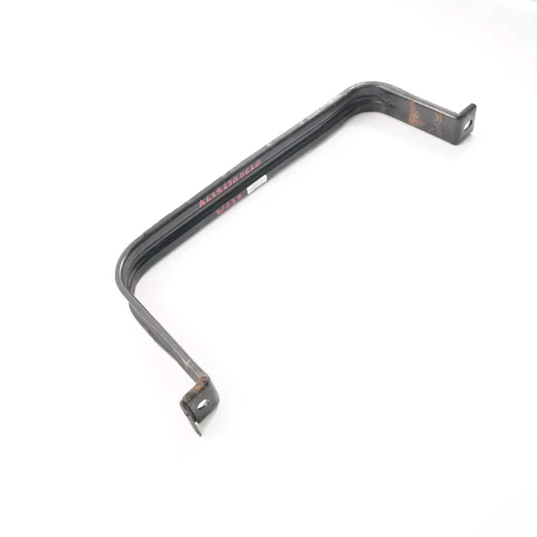 Mercedes W639 Correa Tensión Depósito Combustible Soporte de Soporte - SKU A6394700640 - Número de pieza A6394700640