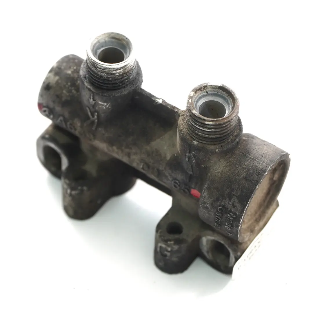 Vanne de température d'huile Mercedes W639 Refroidissement l'huile transsmision pour à propos du numéro de pièce A6395010065 Vanne de température d'huile Mercedes W639 Refroidissement l'huile transsmision - SKU A6395010065 - Numéro de pièce A6395010065