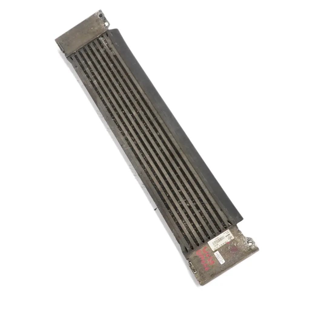 OM646 Enfriador De Aire De Carga para Mercedes W639 con número de pieza A6395010201 Mercedes W639 OM646 Enfriador De Aire De Carga - SKU A6395010201 - Número de pieza A6395010201