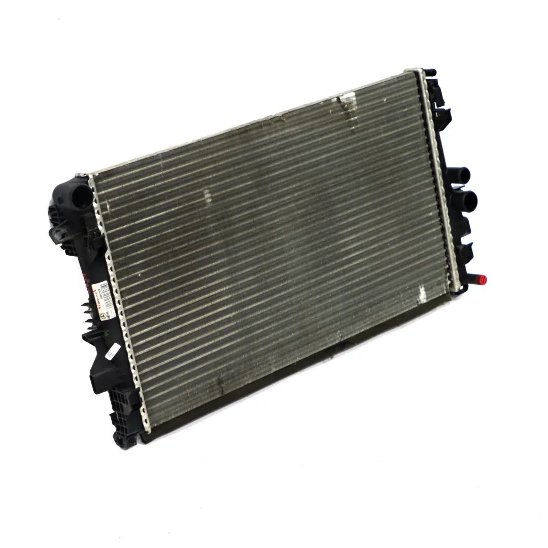 Mercedes W639 OM651 Motor Diesel Radiador Refrigerante Enfriador - SKU A6395011101 - Número de pieza A6395011101