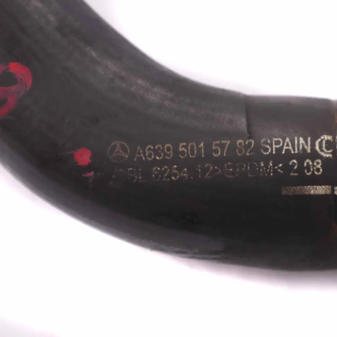 OM642 Manguera agua Radiador Refrigeración Tubería para Mercedes W639 con número de pieza A6395015782 Mercedes W639 OM642 Manguera agua Radiador Refrigeración Tubería - SKU A6395015782 - Número de pieza A6395015782