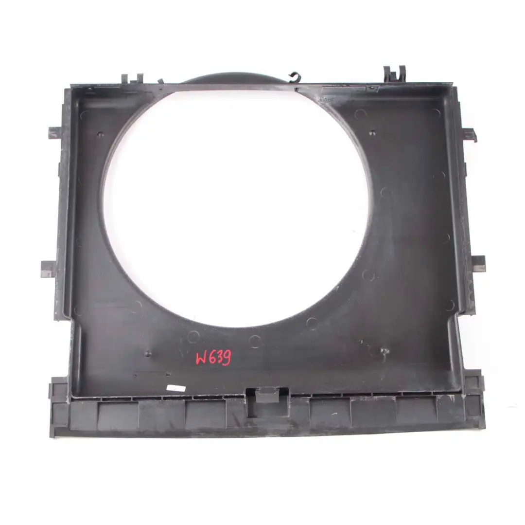 OM646 Kühlung Kühler Lüfterhaube Abdeckung Rahmen für Mercedes Vito W639 mit Teilenummer A6395050055 Mercedes Vito W639 OM646 Kühlung Kühler Lüfterhaube Abdeckung Rahmen - SKU A6395050055 - Teilenummer A6395050055