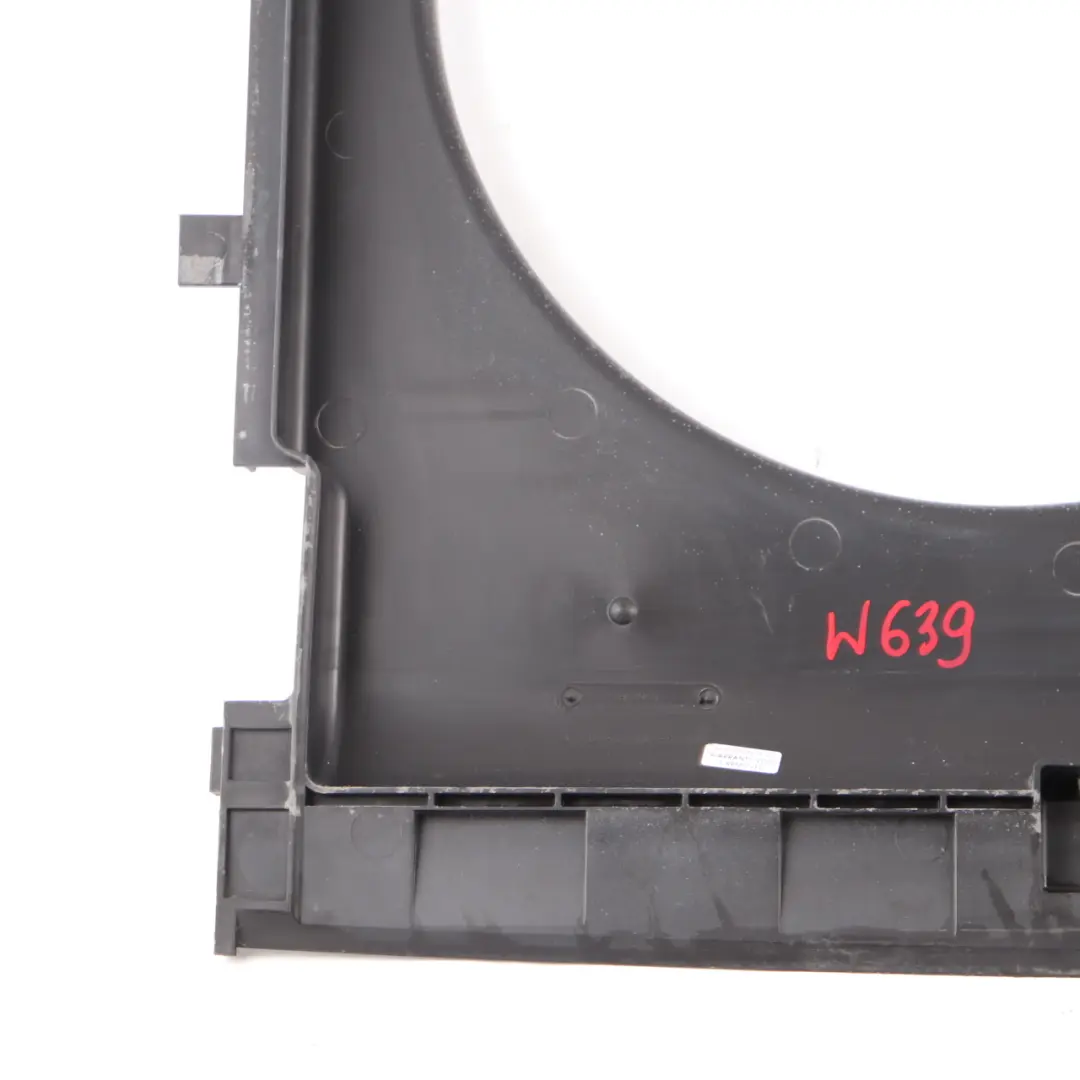 OM646 Raffreddamento Radiatore Telaio copertura per Mercedes W639 con numero di parte A6395050055 Mercedes W639 OM646 Raffreddamento Radiatore Telaio copertura - SKU A6395050055 - Numero di parte A6395050055