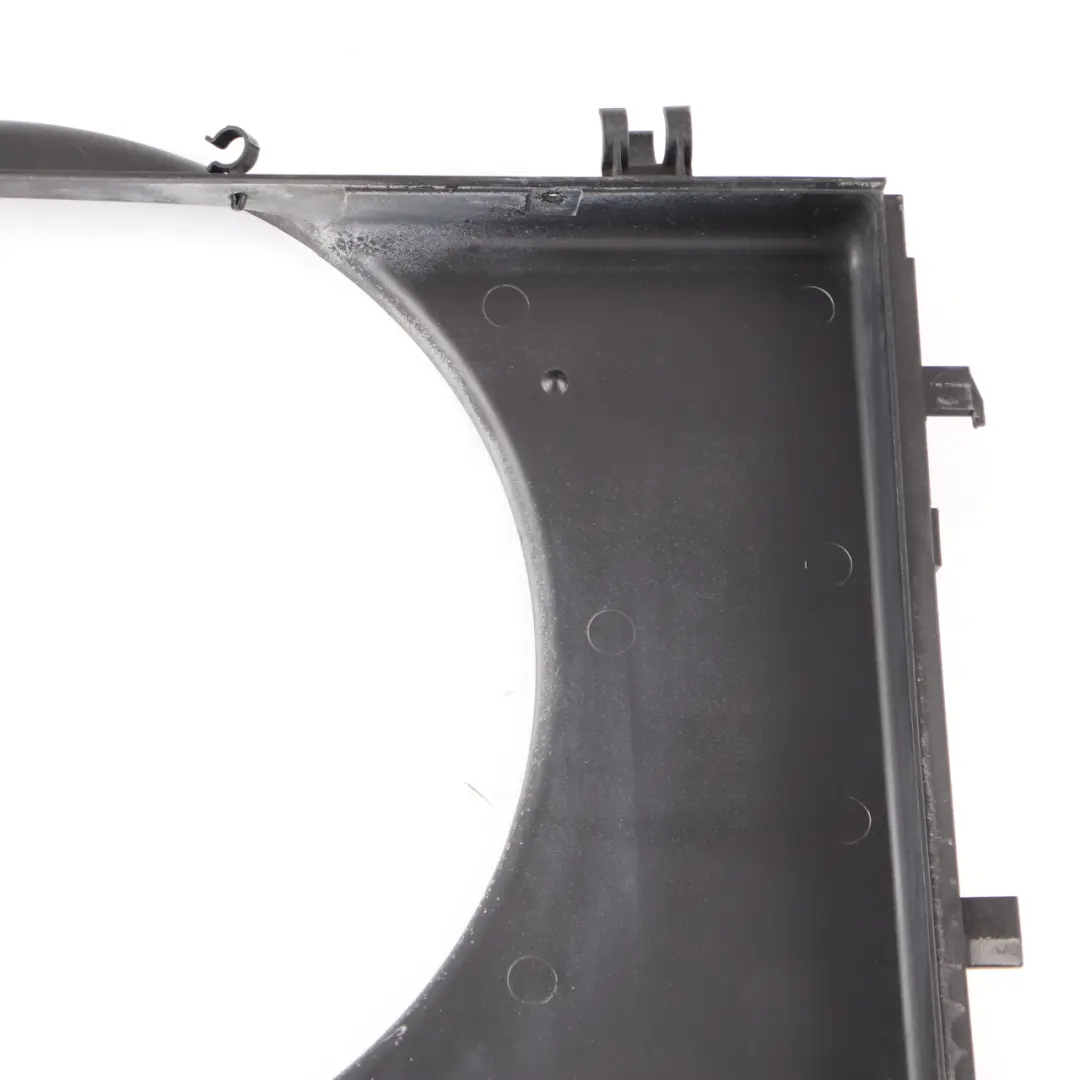 Mercedes Vito W639 OM646 Radiateur Ventilateur Couvercle Cadre - SKU A6395050055 - Numéro de pièce A6395050055