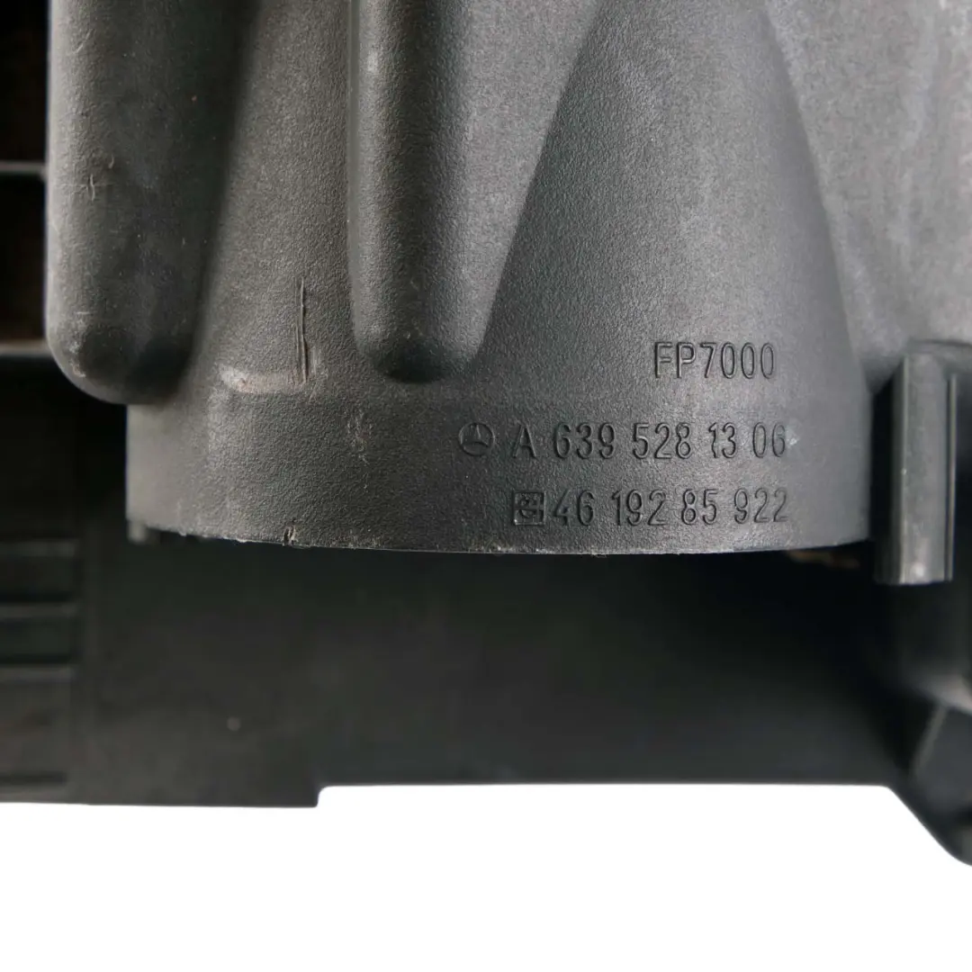 Silenciador de Admisión Mercedes W639 Tapa del Filtro de Aire Pieza para con número de pieza A6395281306 Silenciador de Admisión Mercedes W639 Tapa del Filtro de Aire Pieza - SKU A6395281306 - Número de pieza A6395281306