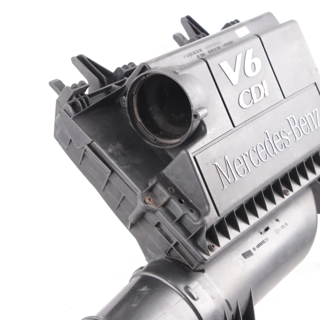 OM642 Silenciador Admisión Tapa Filtro Diesel para Mercedes Vito W639 con número de pieza A6395282806 Mercedes Vito W639 OM642 Silenciador Admisión Tapa Filtro Diesel - SKU A6395282806 - Número de pieza A6395282806