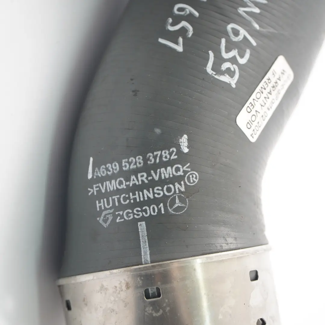 OM651 Lade Luft Rohr Lade Luft Schlauch für Mercedes Vito W639 mit Teilenummer A6395282882 Mercedes Vito W639 OM651 Lade Luft Rohr Lade Luft Schlauch - SKU A6395282882 - Teilenummer A6395282882