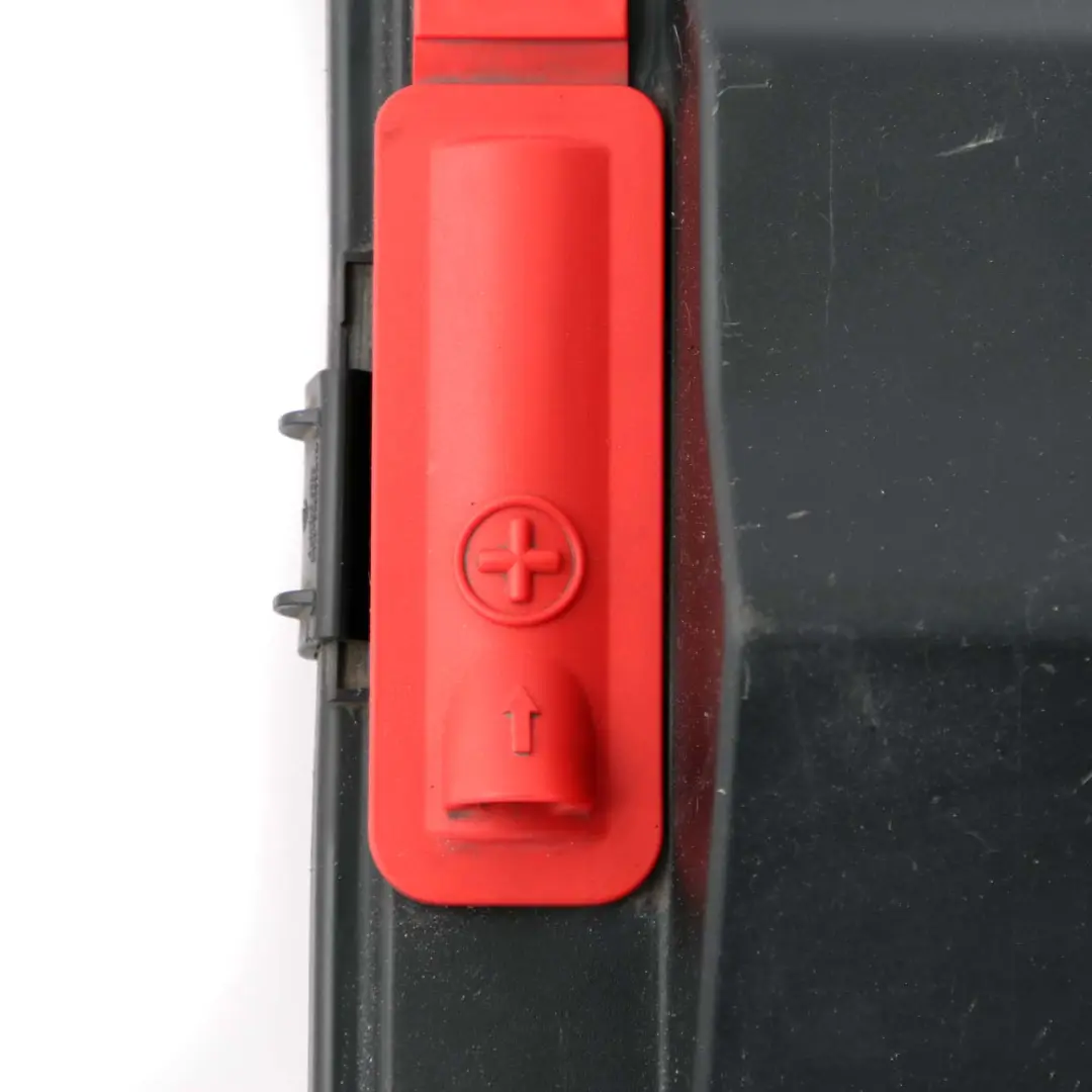 Fuse Box Case Trim Panel Lid to Mercedes Vito W639 Cover with Part number A6395400182 Mercedes Vito W639 Cover Fuse Box Case Trim Panel Lid - SKU A6395400182 - Part number A6395400182