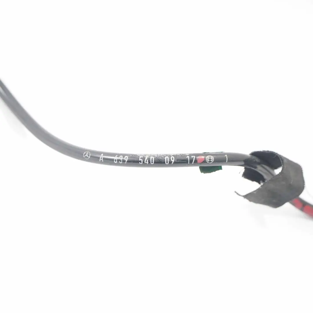 Sensore ABS Sensore Velocità Freno Asse Posteriore per Mercedes W639 con numero di parte A6395400917 Mercedes W639 Sensore ABS Sensore Velocità Freno Asse Posteriore - SKU A6395400917 - Numero di parte A6395400917
