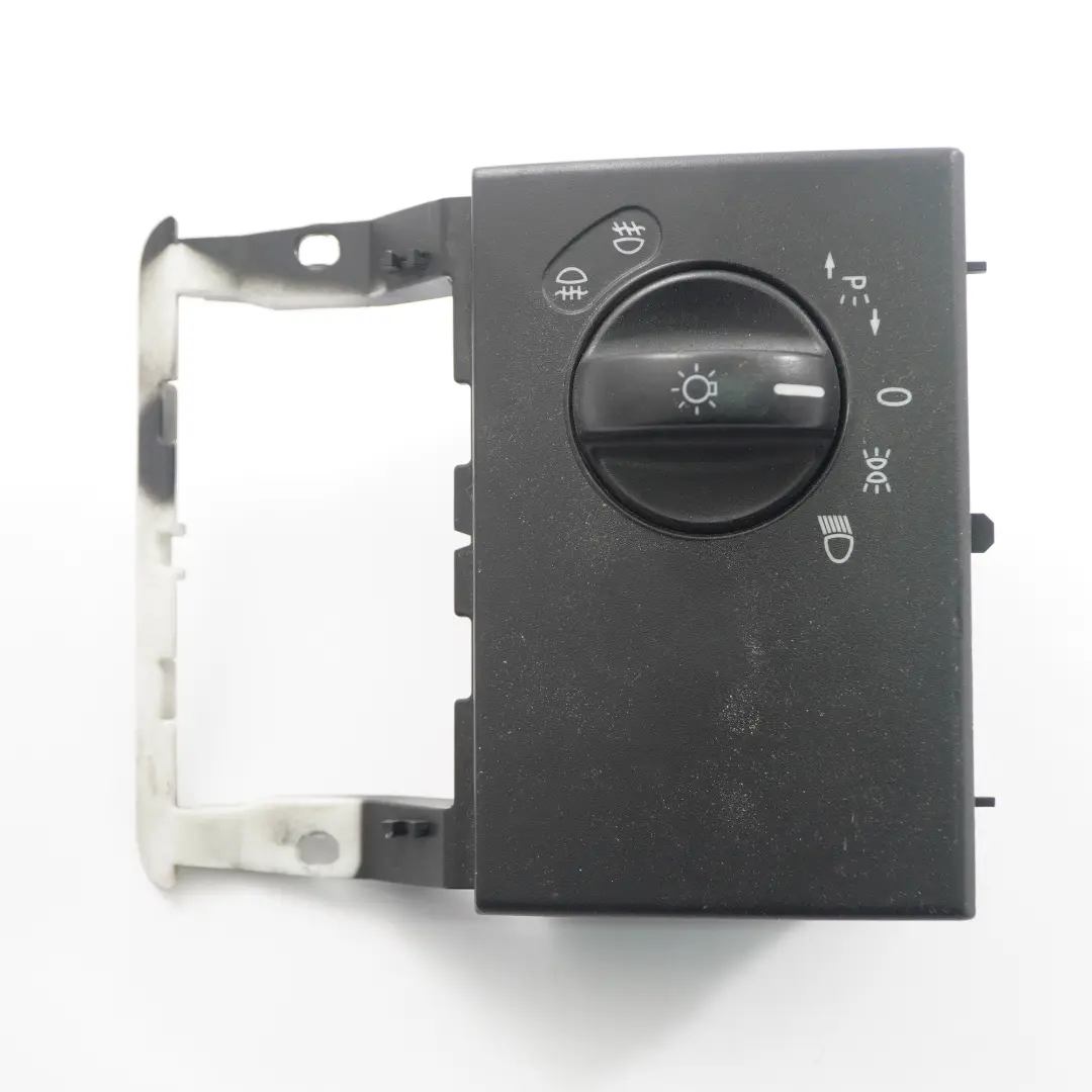 Unidad de Interruptor de Faros Botón Pomo para Mercedes Vito Viano W639 con número de pieza A6395450104 Mercedes Vito Viano W639 Unidad de Interruptor de Faros Botón Pomo - SKU A6395450104 - Número de pieza A6395450104