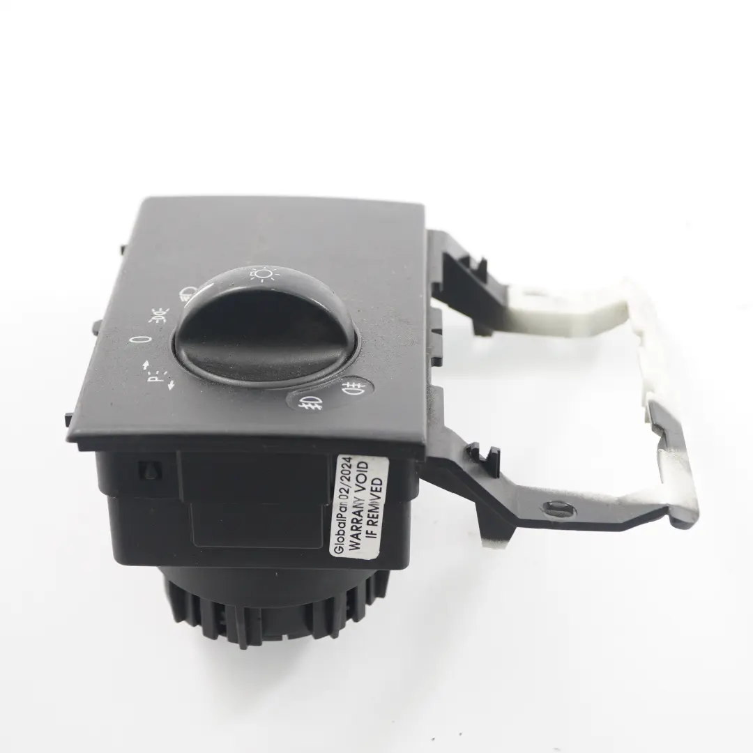 Mercedes Vito Viano W639 Interrupteur de phares Bouton - SKU A6395450104 - Numéro de pièce A6395450104