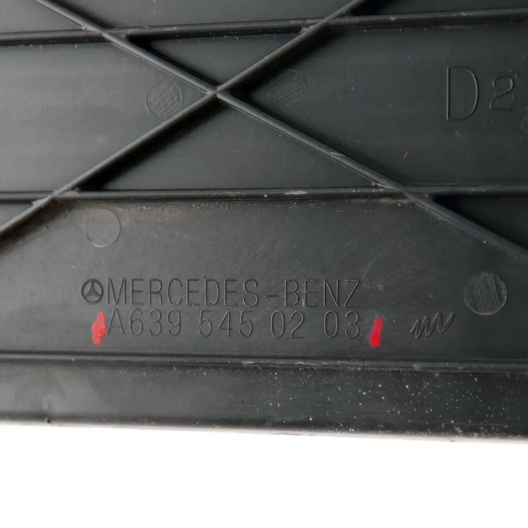 Mercedes Vito W639 Tapa de la caja de fusibles - SKU A6395450203 - Número de pieza A6395450203