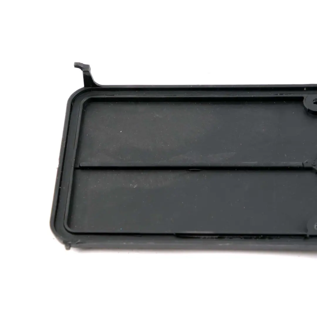 Tapa de la caja de fusibles para Mercedes Vito W639 con número de pieza A6395450203 Mercedes Vito W639 Tapa de la caja de fusibles - SKU A6395450203 - Número de pieza A6395450203