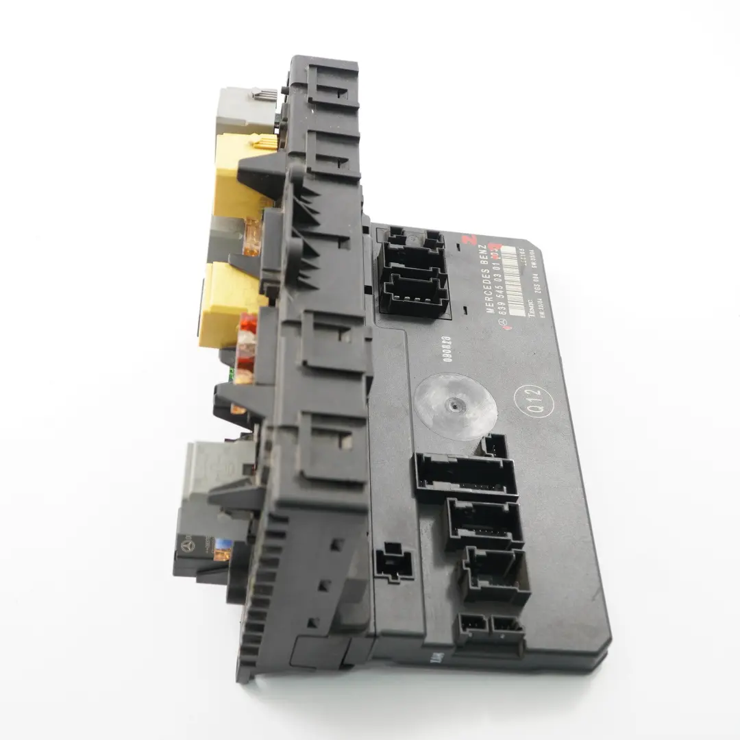 Boîte fusibles Relais Unité Module électrique SAM pour Mercedes W639 à propos du numéro de pièce A6395450301 Mercedes W639 Boîte fusibles Relais Unité Module électrique SAM - SKU A6395450301-2 - Numéro de pièce A6395450301