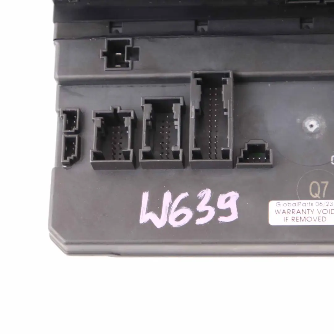 Scatola Fusibili Modulo Elettrico Controllo Relè SAM per Mercedes W639 con numero di parte A6395450301 Mercedes W639 Scatola Fusibili Modulo Elettrico Controllo Relè SAM - SKU A6395450301 - Numero di parte A6395450301