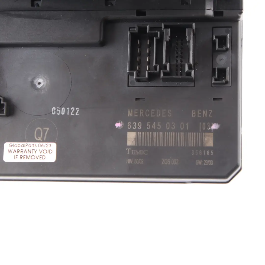 Fuse Box Relay Control Unit Electric Module SAM to Mercedes W639 with Part number A6395450301 Mercedes W639 Fuse Box Relay Control Unit Electric Module SAM - SKU A6395450301 - Part number A6395450301