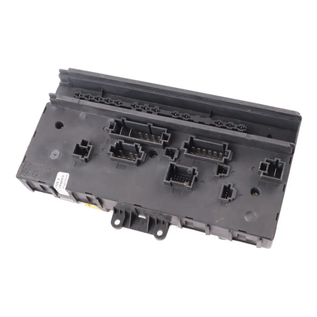 Fuse Box Relay Control Unit to Mercedes Vito W639 with Part number A6395450401 Mercedes Vito W639 Fuse Box Relay Control Unit - SKU A6395450401 - Part number A6395450401