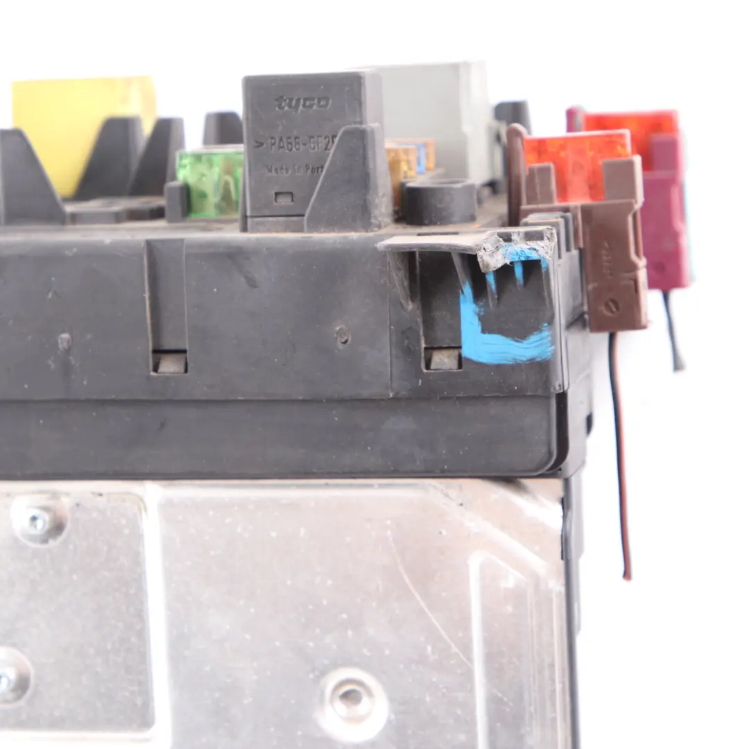 Mercedes W639 Caja Fusibles Relé Unidad Control Módulo Eléctrico SAM - SKU A6395450601-1 - Número de pieza A6395450601