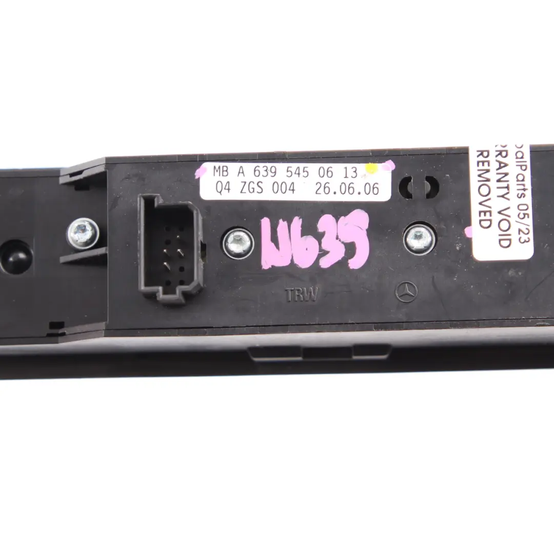 Mercedes Vito W639 Bouton d'interrupteur commande vitres portières A6395451413 - SKU A6395450613 - Numéro de pièce A6395450613