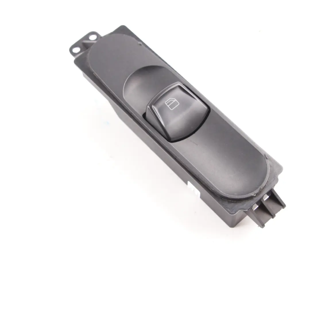 Mercedes Vito W639 Bouton d'interrupteur commande vitres portières A6395451413 - SKU A6395450613 - Numéro de pièce A6395450613