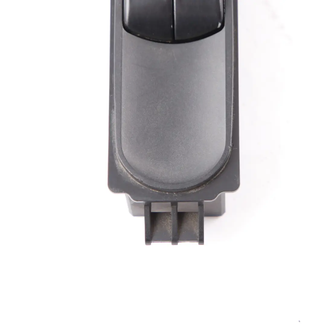 Przełącznik Szyby Panel Szyb do Mercedes Vito W639 o numerze A6395450713 Mercedes Vito W639 Przełącznik Szyby Panel Szyb - SKU A6395450713 - Numer Części A6395450713