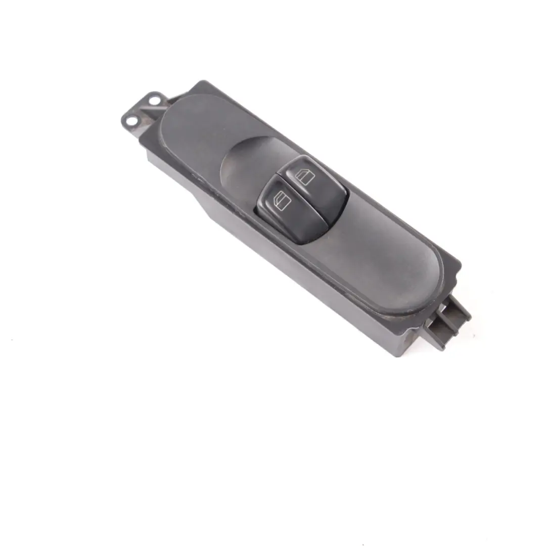 Panneau contrôle l'interrupteurfenêtre électrique pour Mercedes Vito W639 à propos du numéro de pièce A6395450713 Mercedes Vito W639 Panneau contrôle l'interrupteurfenêtre électrique - SKU A6395450713 - Numéro de pièce A6395450713