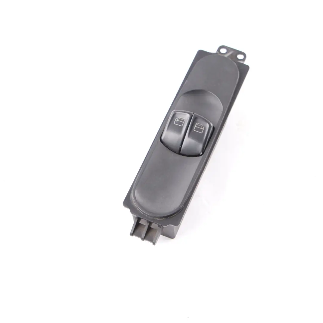 Panneau contrôle l'interrupteurfenêtre électrique pour Mercedes Vito W639 à propos du numéro de pièce A6395450713 Mercedes Vito W639 Panneau contrôle l'interrupteurfenêtre électrique - SKU A6395450713 - Numéro de pièce A6395450713