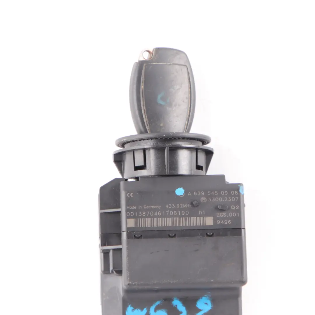 Ignition Switch Barrel Lock Control Unit With Key to Mercedes Vito W639 with Part number A6395450908 Mercedes Vito W639 Ignition Switch Barrel Lock Control Unit With Key - SKU A6395450908 - Part number A6395450908