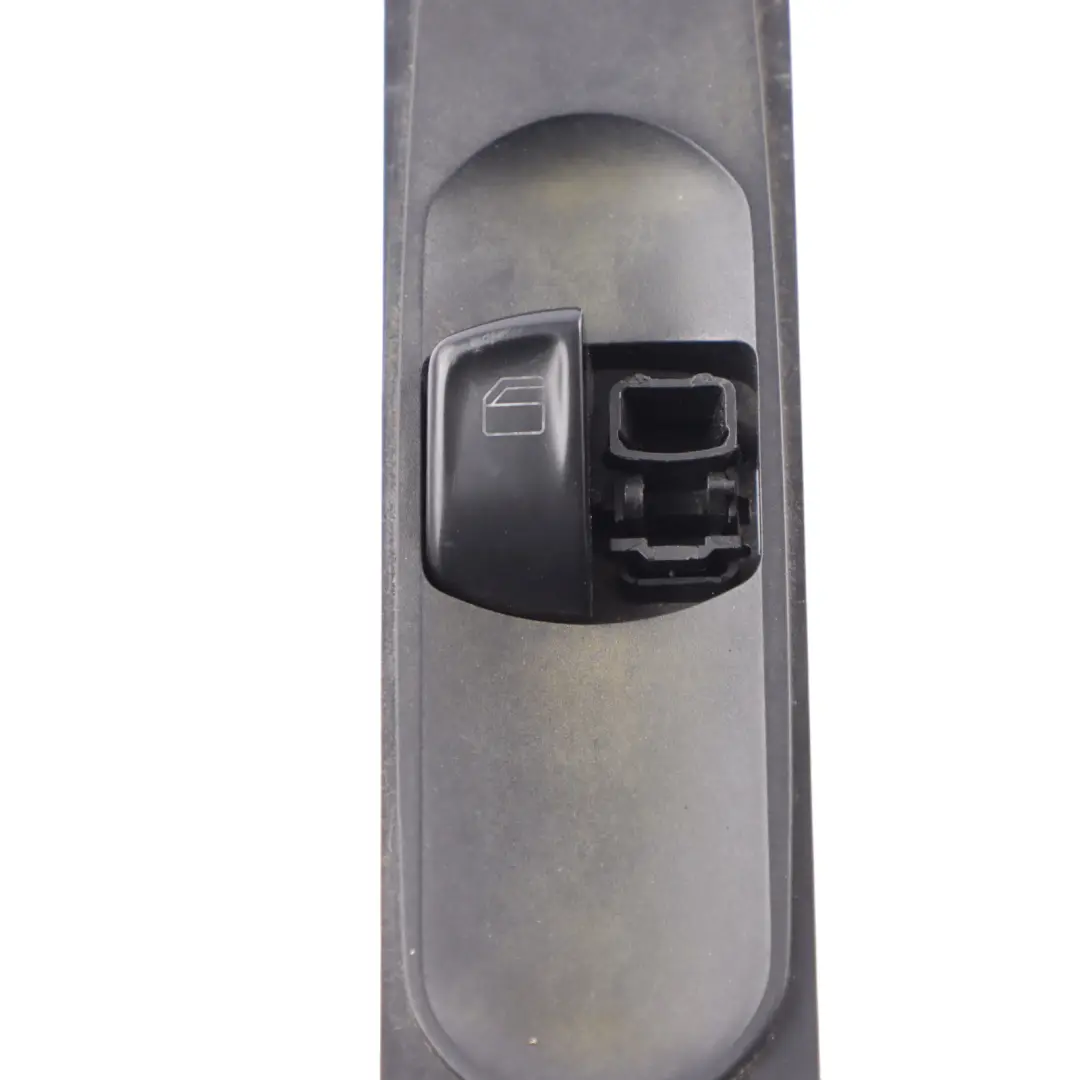 Przełącznik Panel Szyby do Mercedes Vito W639 o numerze A6395451513 Mercedes Vito W639 Przełącznik Panel Szyby - SKU A6395451513-1 - Numer Części A6395451513