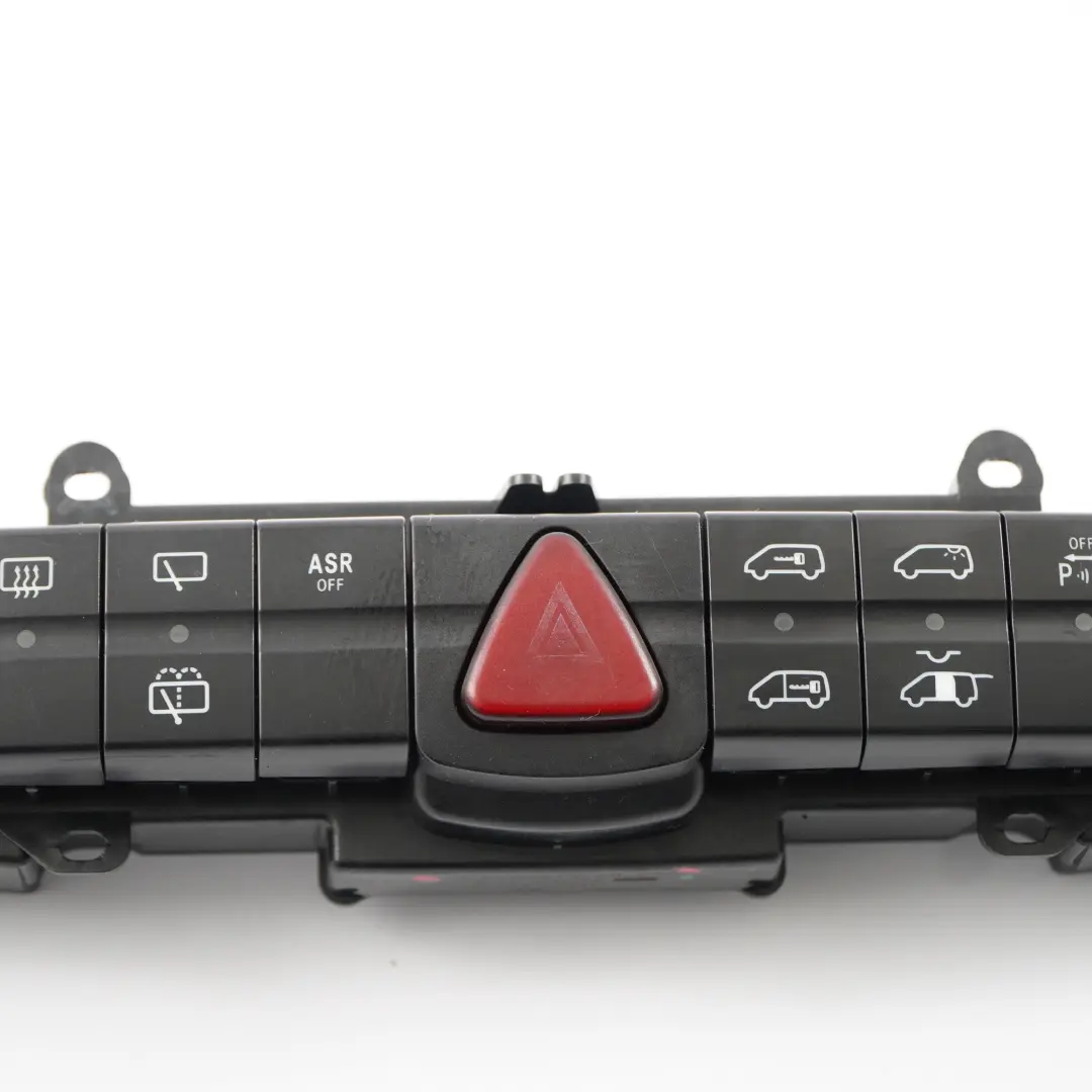 Armaturenbrett Schalttafel Warnblinker Schalter ASR PDC für Mercedes W639 Vito mit Teilenummer A6395454907 Mercedes W639 Vito Armaturenbrett Schalttafel Warnblinker Schalter ASR PDC - SKU A6395454907 - Teilenummer A6395454907