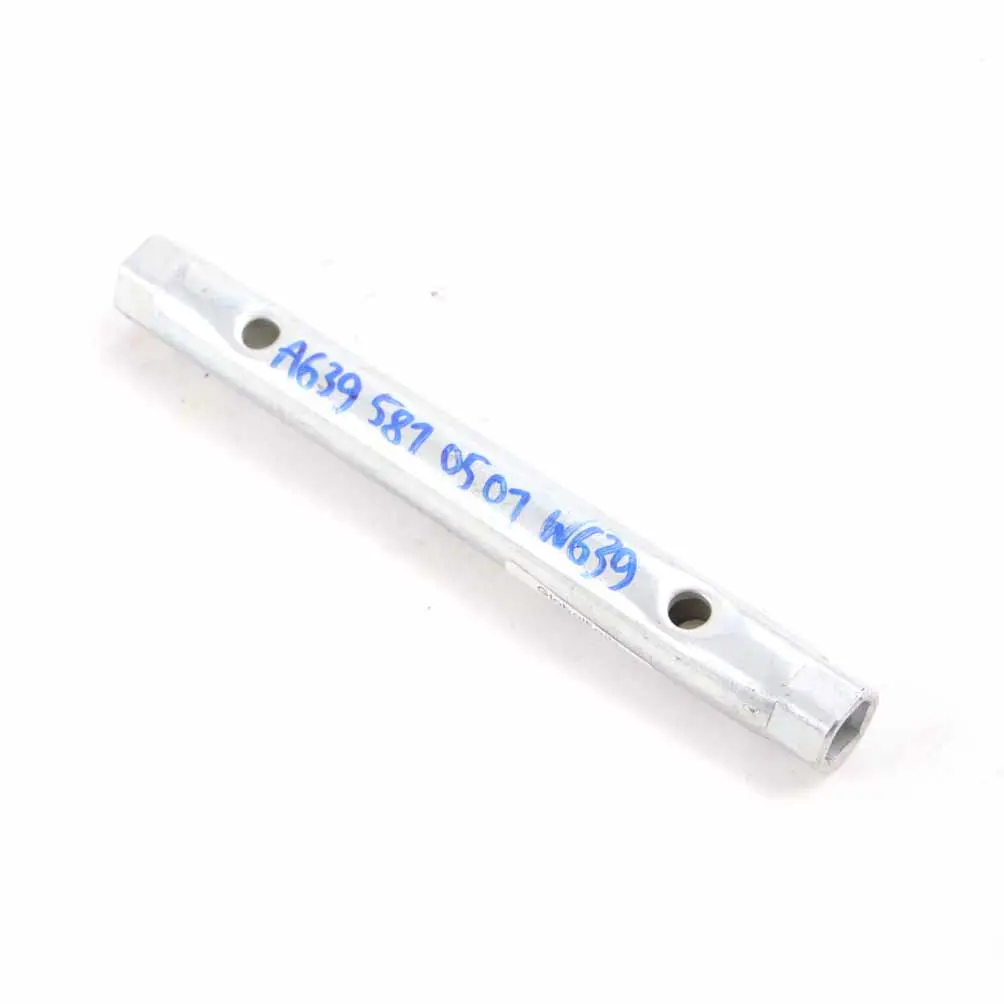 Mercedes Vito Viano W639 Socket Wrench Tool Kit - SKU A6395810501 - Part number A6395810501