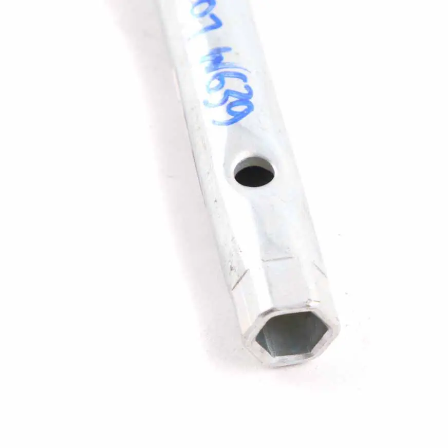 Juego de llaves de vaso para Mercedes Vito Viano W639 con número de pieza A6395810501 Mercedes Vito Viano W639 Juego de llaves de vaso - SKU A6395810501 - Número de pieza A6395810501