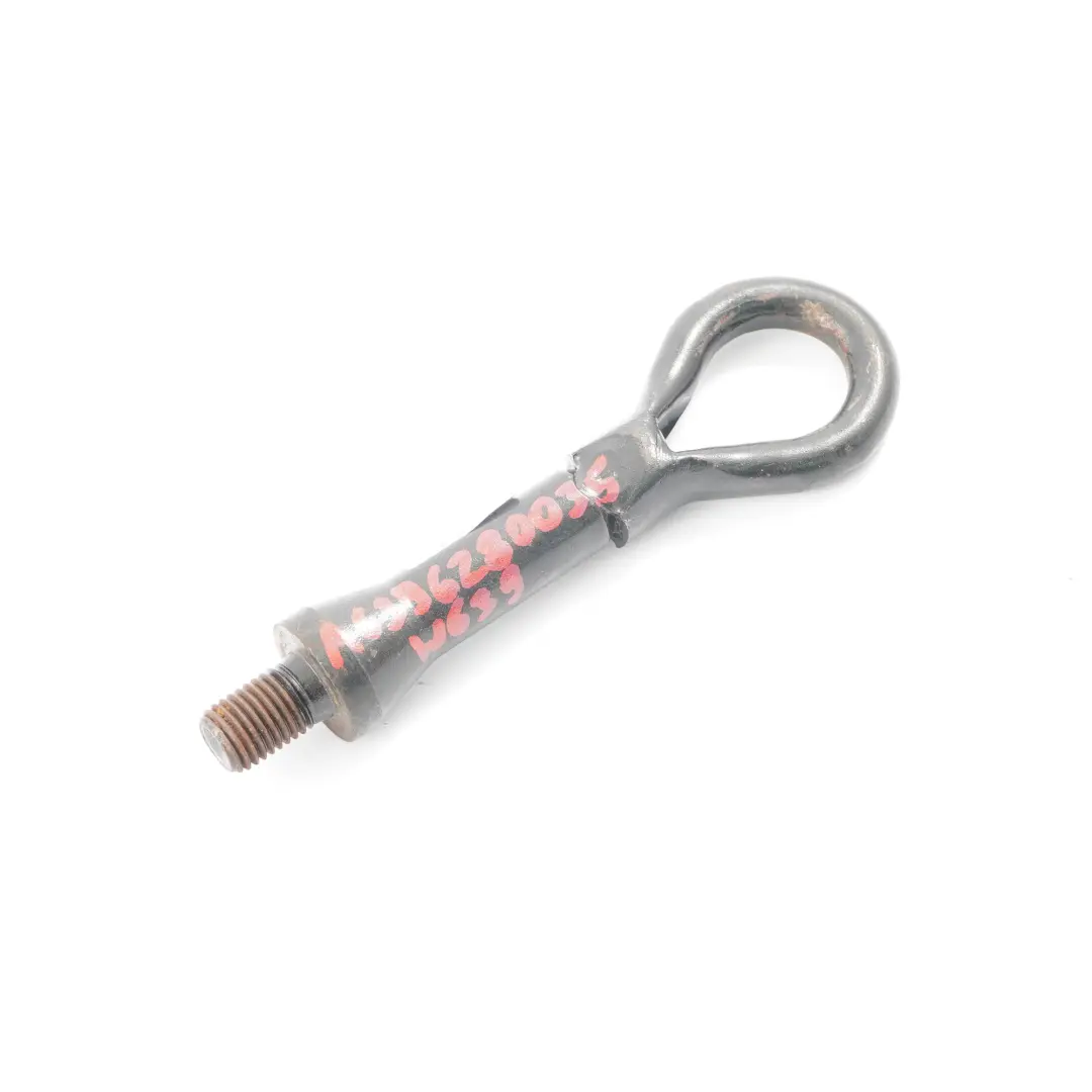 Crochet Oeil Remorquage pour Mercedes Vito W639 à propos du numéro de pièce A6396280035 Mercedes Vito W639 Crochet Oeil Remorquage - SKU A6396280035 - Numéro de pièce A6396280035