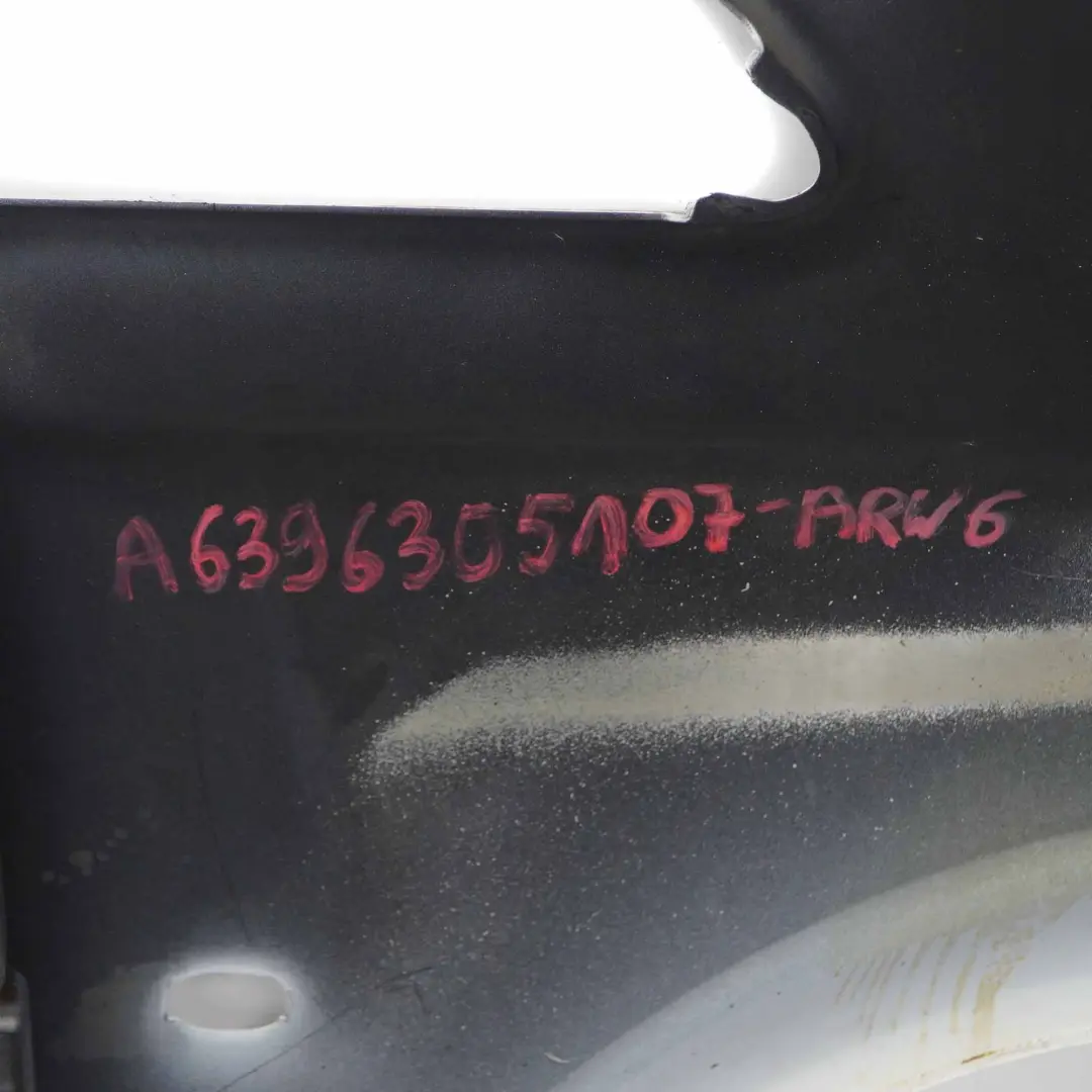 Panel Delantero Izquierdo Guardabarros Arctic White - 9147 para Mercedes Vito W639 con número de pieza A6396305107 Mercedes Vito W639 Panel Delantero Izquierdo Guardabarros Arctic White - 9147 - SKU A6396305107-ARW6 - Número de pieza A6396305107