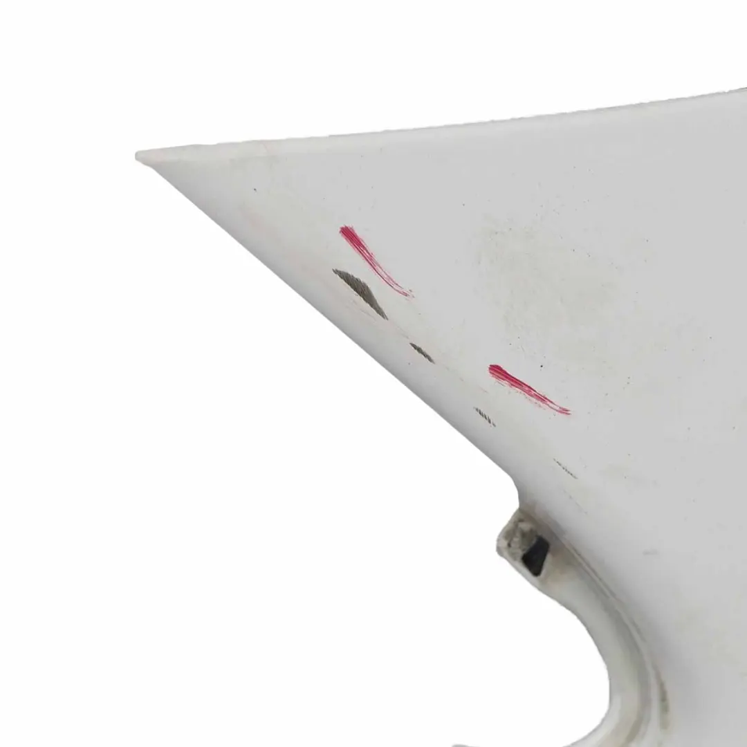 Pannello Alare Anteriore Destro Parafango Bianco Artico - 9147 per Mercedes W639 con numero di parte A6396305207 Mercedes W639 Pannello Alare Anteriore Destro Parafango Bianco Artico - 9147 - SKU A6396305207-ARW5 - Numero di parte A6396305207