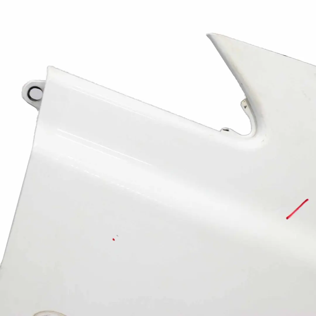 Pannello Alare Anteriore Destro Parafango Bianco Artico - 9147 per Mercedes W639 con numero di parte A6396305207 Mercedes W639 Pannello Alare Anteriore Destro Parafango Bianco Artico - 9147 - SKU A6396305207-ARW7 - Numero di parte A6396305207