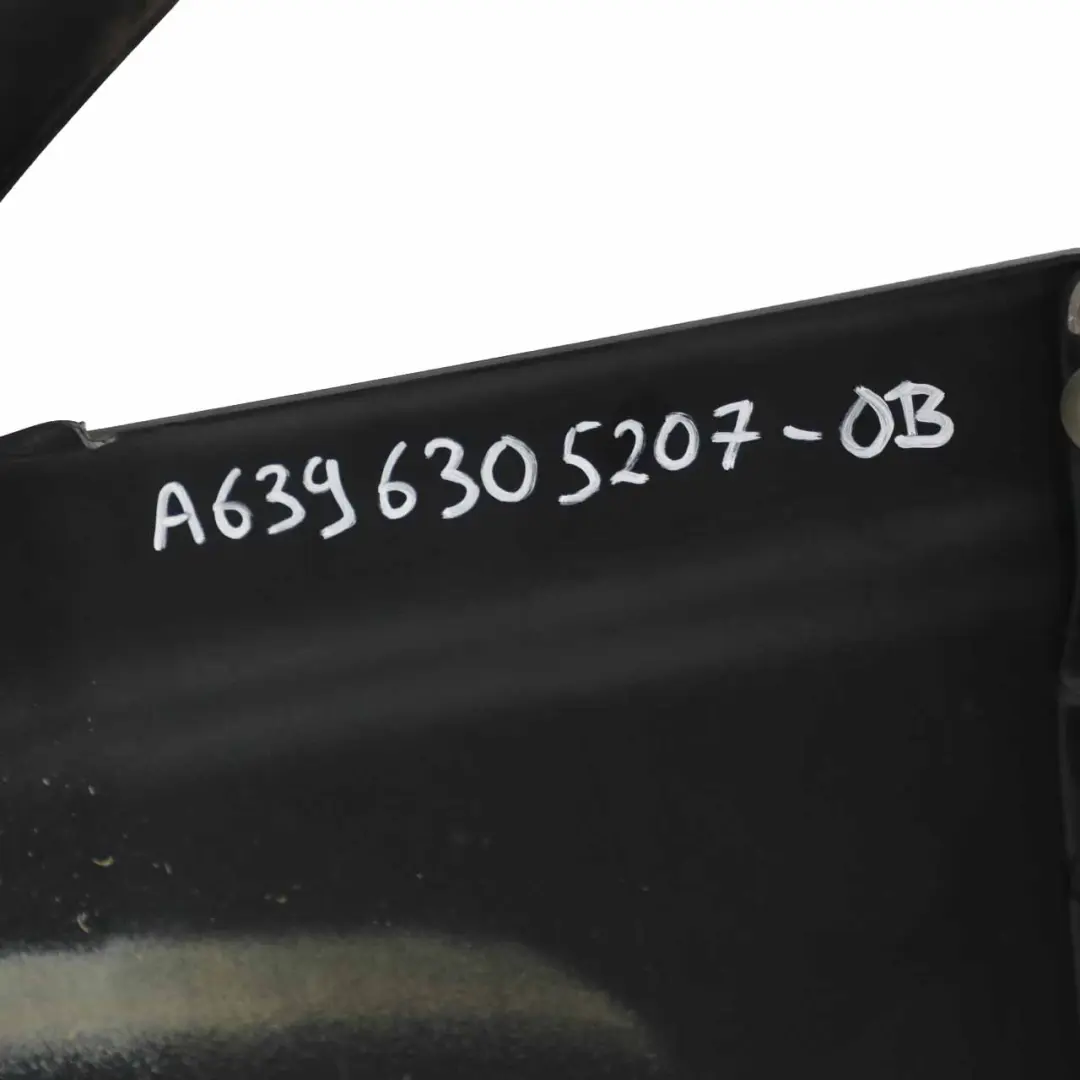 Panneau d'aile avant droit Obsidian Black - 197 pour Mercedes Vito W639 à propos du numéro de pièce A6396305207 Mercedes Vito W639 Panneau d'aile avant droit Obsidian Black - 197 - SKU A6396305207-OB - Numéro de pièce A6396305207