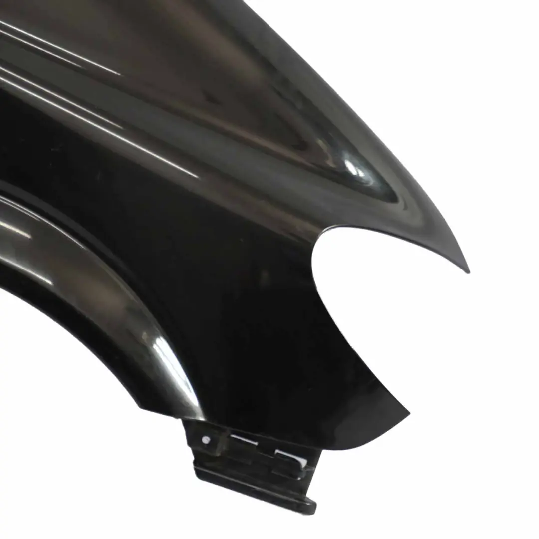 Panneau d'aile avant droit Obsidian Black - 197 pour Mercedes Vito W639 à propos du numéro de pièce A6396305207 Mercedes Vito W639 Panneau d'aile avant droit Obsidian Black - 197 - SKU A6396305207-OB - Numéro de pièce A6396305207
