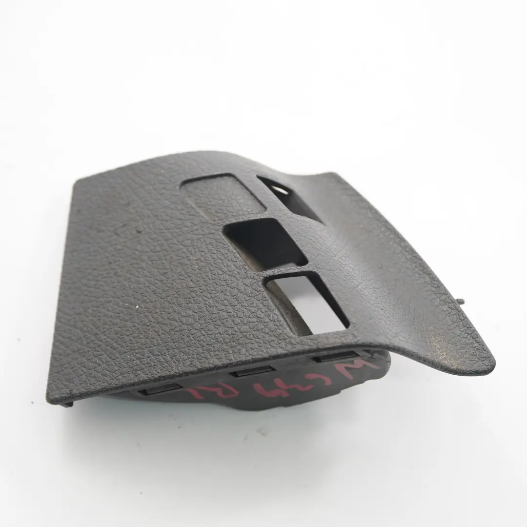 Mercedes W639 Tapa del panel trasero izquierdo Interior negro - SKU A6396370640 - Número de pieza A6396370640