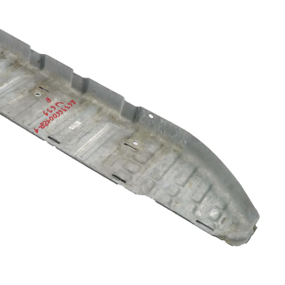 Pannello oscillante soglia porta scorrevole destra O/S per Mercedes W639 con numero di parte A6396600128 Mercedes W639 Pannello oscillante soglia porta scorrevole destra O/S - SKU A6396600128-1 - Numero di parte A6396600128