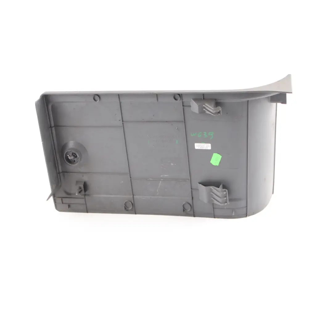 Garniture siège avant droit Cache panneau siège pour Mercedes Vito W639 à propos du numéro de pièce A6396600909 Mercedes Vito W639 Garniture siège avant droit Cache panneau siège - SKU A6396600909 - Numéro de pièce A6396600909