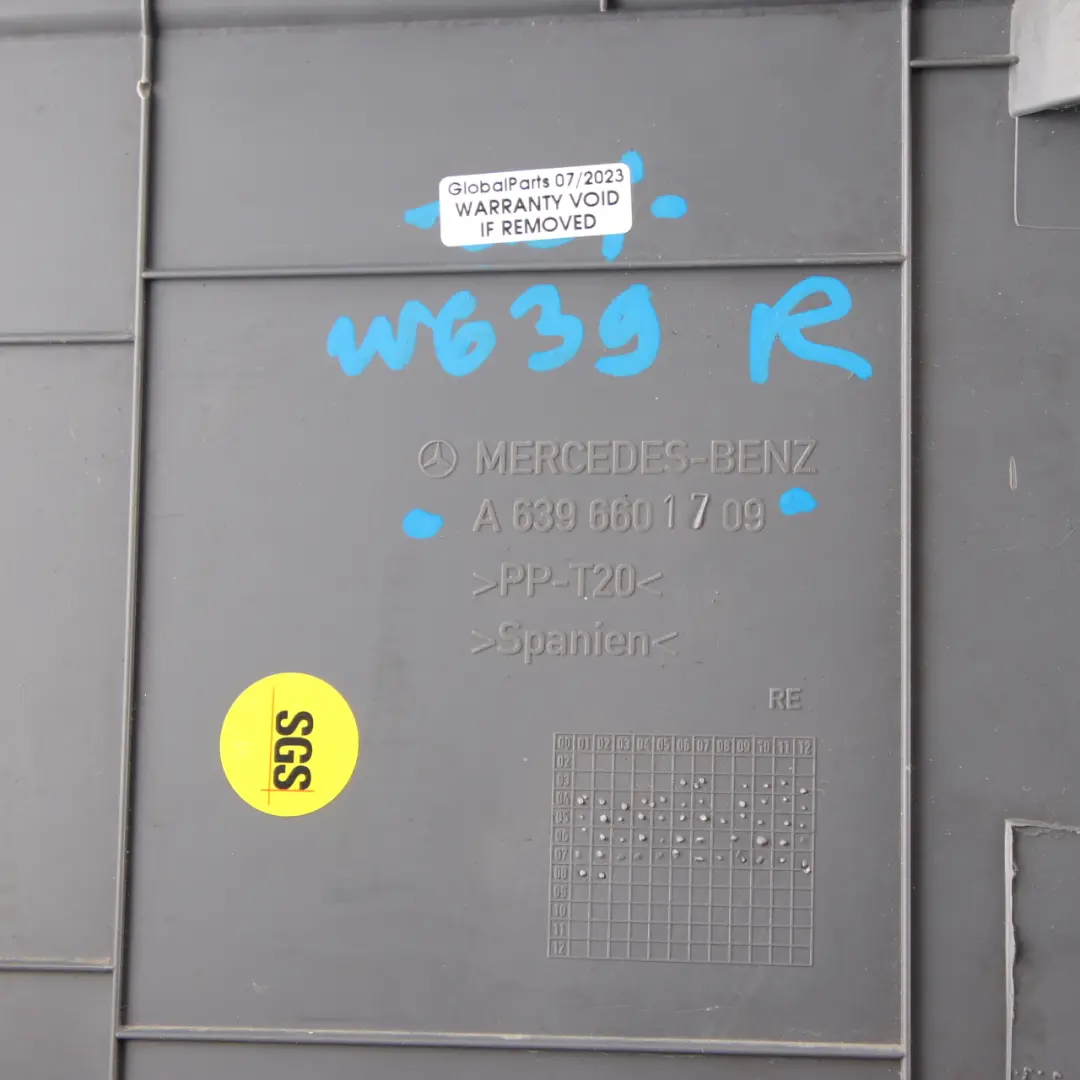 Rivestimento Pannello Anteriore Sinistro A6396601609 per Mercedes Vito W639 con numero di parte A6396601709 Mercedes Vito W639 Rivestimento Pannello Anteriore Sinistro A6396601609 - SKU A6396601709 - Numero di parte A6396601709