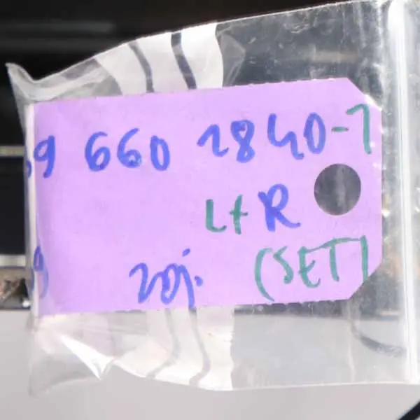 Sitzkasten vorne links rechts Sitzhalterung A6396601740 für Mercedes W639 mit Teilenummer A6396601840 Mercedes W639 Sitzkasten vorne links rechts Sitzhalterung A6396601740 - SKU A6396601840-1 - Teilenummer A6396601840