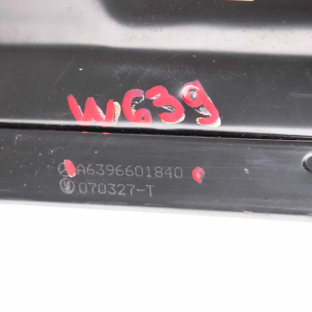 Asiento Caja Delantera Derecha Soporte Base para Mercedes Vito W639 con número de pieza A6396601840 Mercedes Vito W639 Asiento Caja Delantera Derecha Soporte Base - SKU A6396601840 - Número de pieza A6396601840