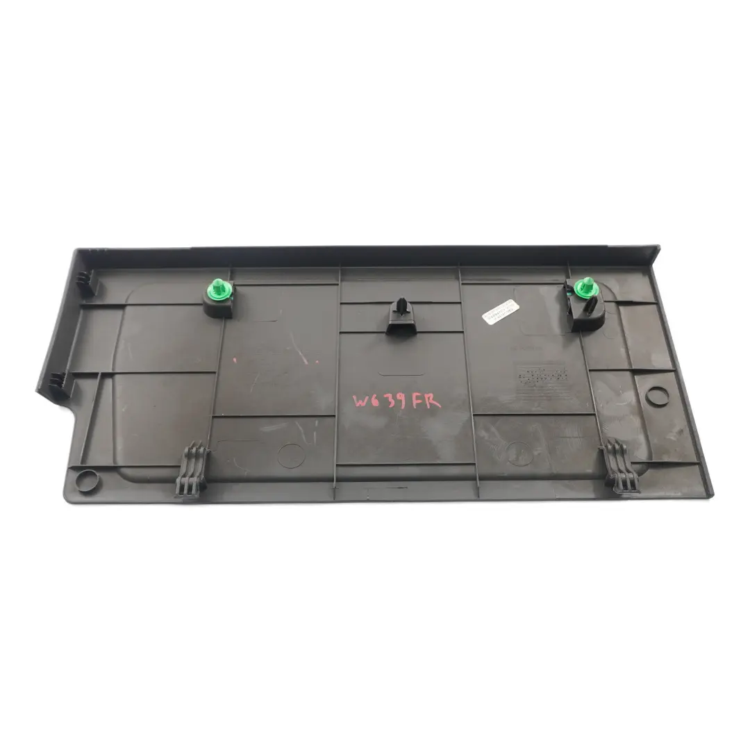  Panneau siège Mercedes W639 FPanneau derecouvrement boîtier siège avant droit - SKU A6396640725 - Numéro de pièce A6396640725