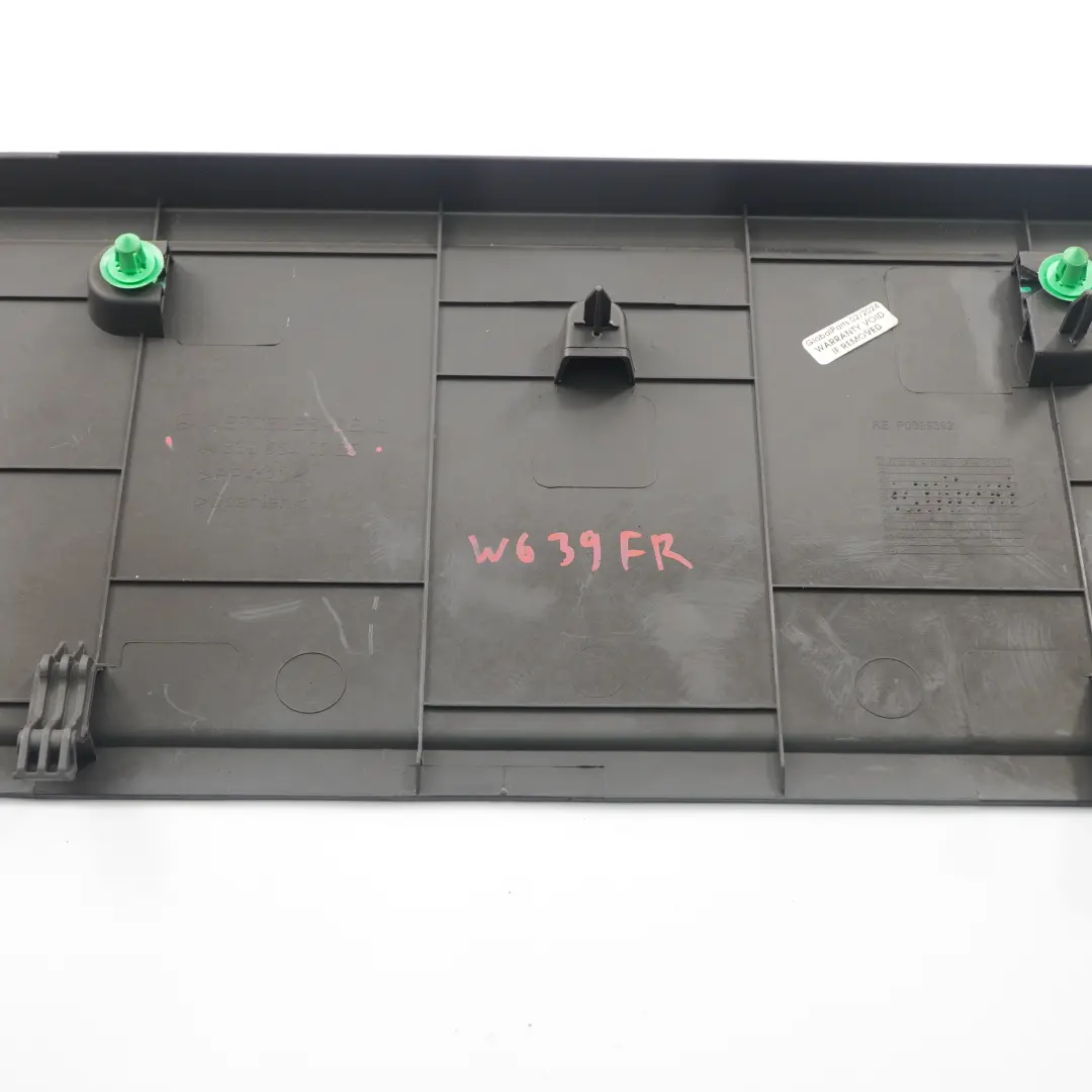 Panneau siège Mercedes W639 FPanneau derecouvrement boîtier siège avant droit pour à propos du numéro de pièce A6396640725 Panneau siège Mercedes W639 FPanneau derecouvrement boîtier siège avant droit - SKU A6396640725 - Numéro de pièce A6396640725