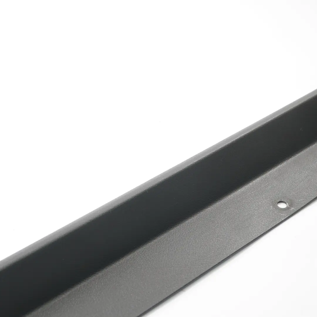 Sitzbezug vorne rechts Panel Schwarz für Mercedes Vito W639 mit Teilenummer A6396640908 Mercedes Vito W639 Sitzbezug vorne rechts Panel Schwarz - SKU A6396640908 - Teilenummer A6396640908