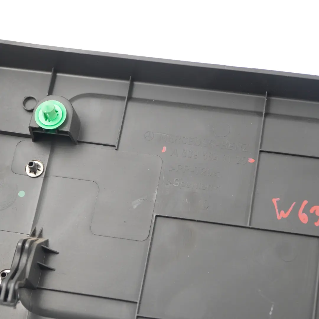 Siatka Obudowa Fotela Prawy Przód Czarna do Mercedes Vito W639 o numerze A6396641125 Mercedes Vito W639 Siatka Obudowa Fotela Prawy Przód Czarna - SKU A6396641125 - Numer Części A6396641125