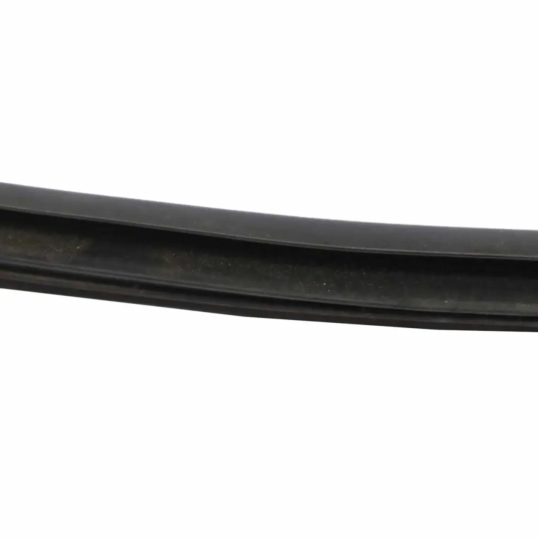 Guarnizione finestrino posteriore sinistro per Mercedes Vito W639 con numero di parte A6396712620 Mercedes Vito W639 Guarnizione finestrino posteriore sinistro - SKU A6396712620 - Numero di parte A6396712620