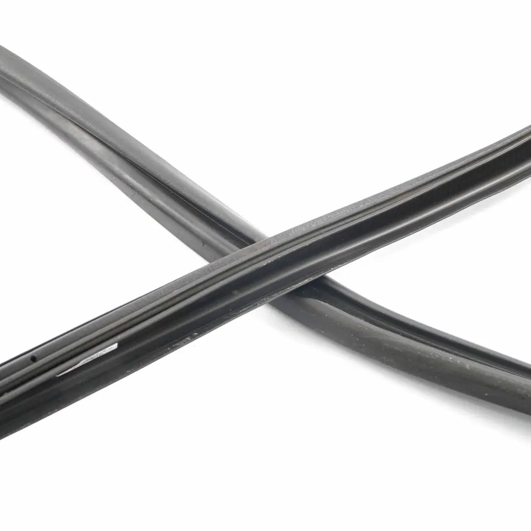 Junta de Sellado Trasera Derecha Cuarto Ventana Vidrio Sello para Mercedes Vito W639 con número de pieza A6396712720 Mercedes Vito W639 Junta de Sellado Trasera Derecha Cuarto Ventana Vidrio Sello - SKU A6396712720 - Número de pieza A6396712720